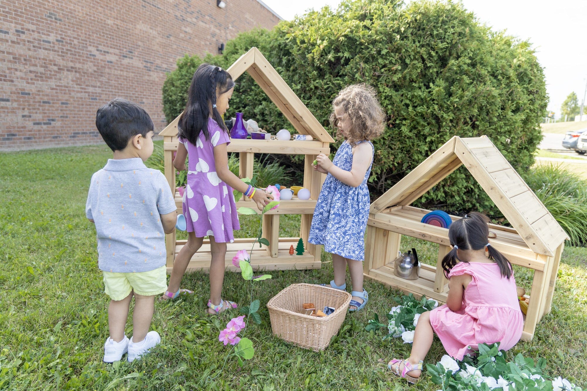 Outdoor Cedar Dollhouse - louisekool