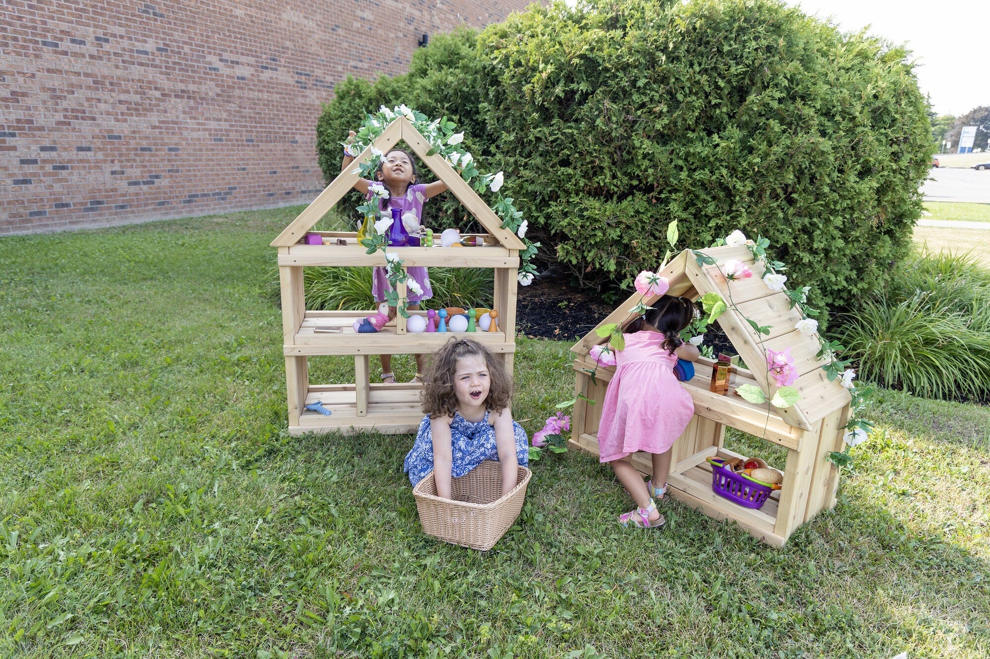 Outdoor Cedar Dollhouse - louisekool