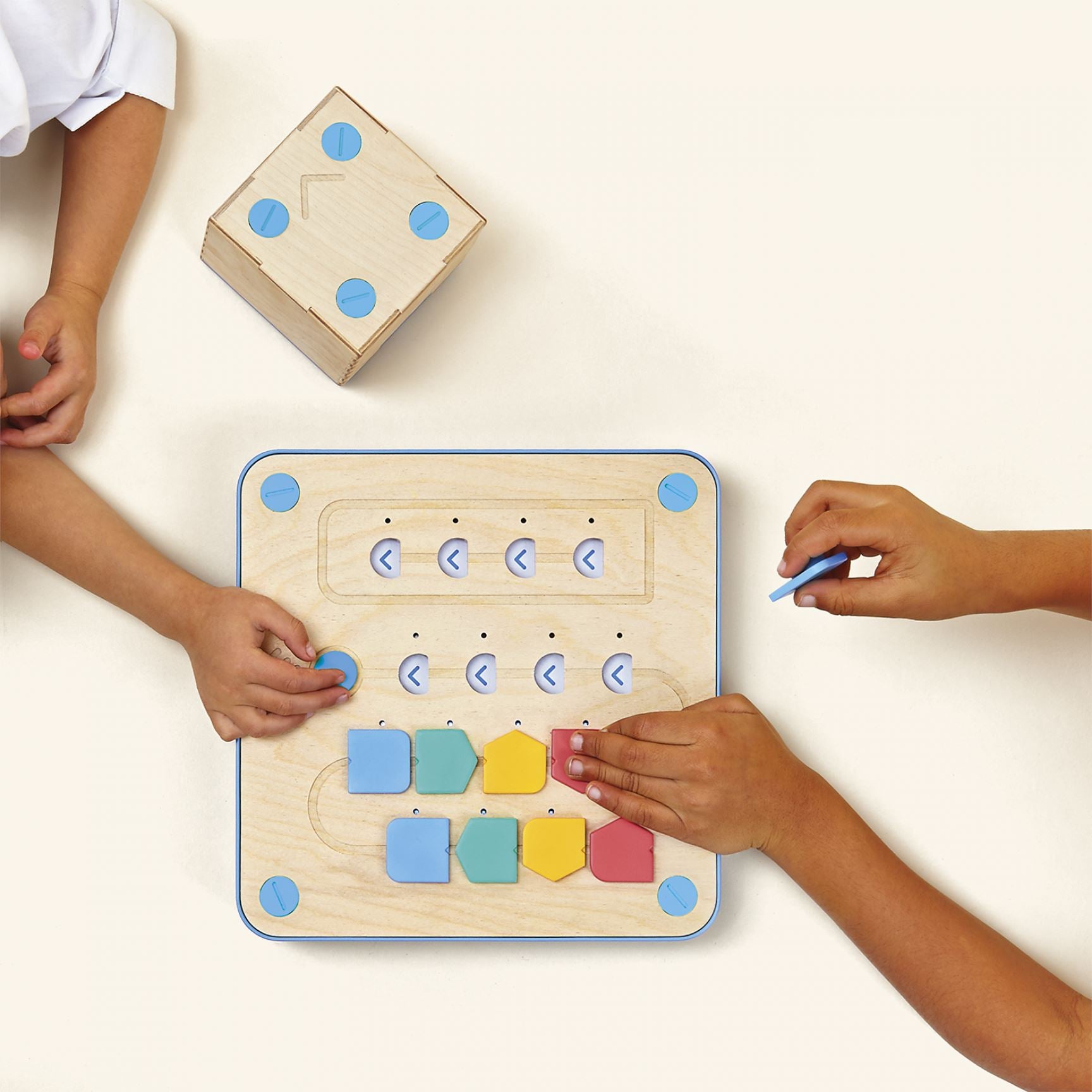 Cubetto Directional Blocks - 16 Pieces - louisekool