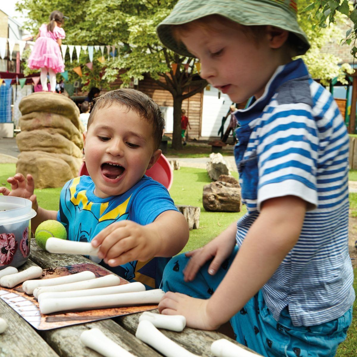 Dinosaur Match and Measure Bones - louisekool