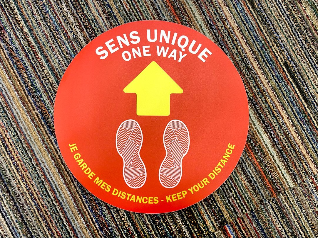 Social Distancing Floor Sticker "œOne way"� bilingual - louisekool