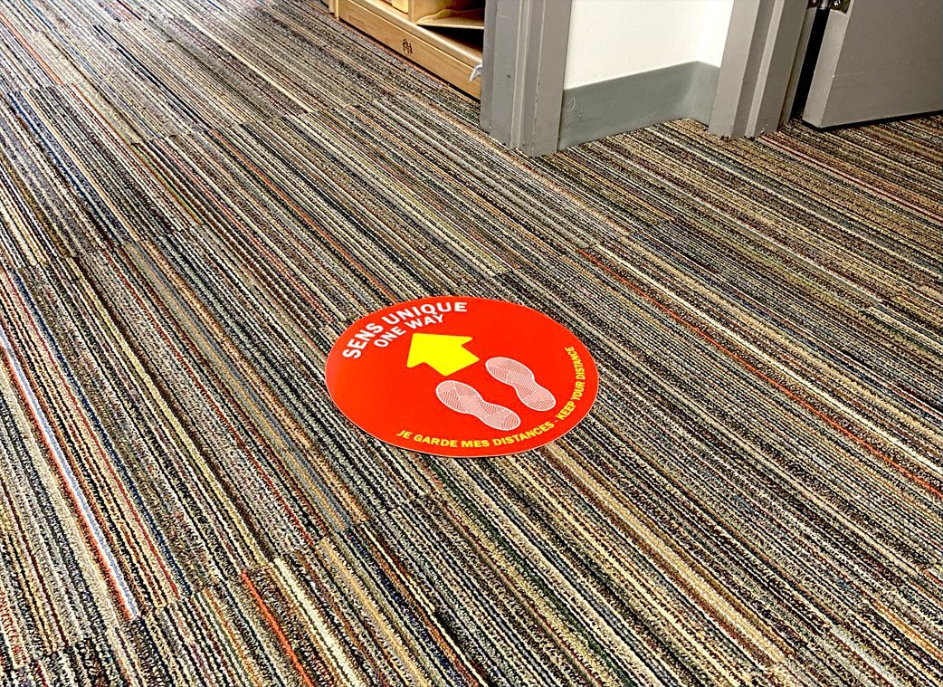 Social Distancing Floor Sticker "œOne way"� bilingual - louisekool