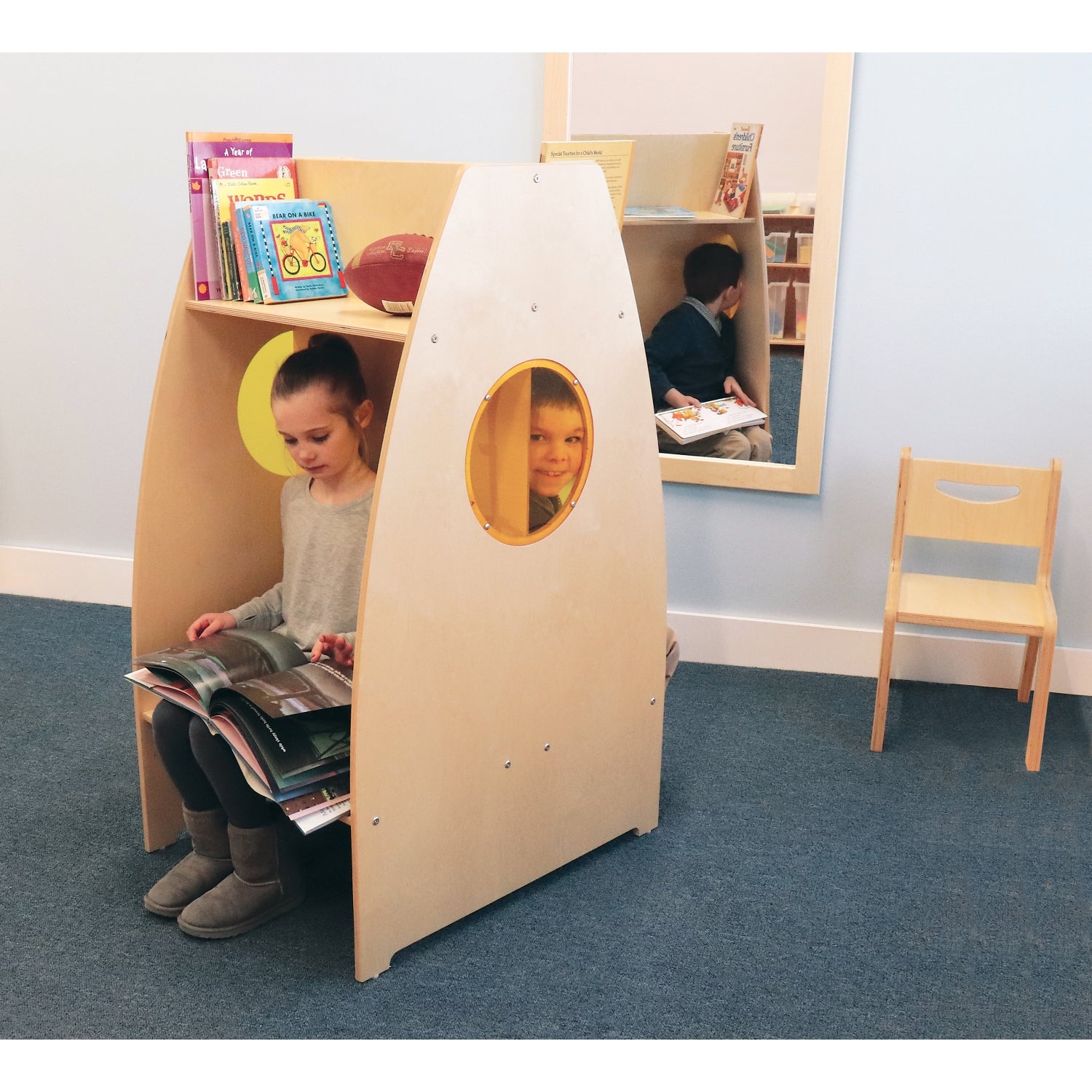 Two Sided Reading Pod - louisekool