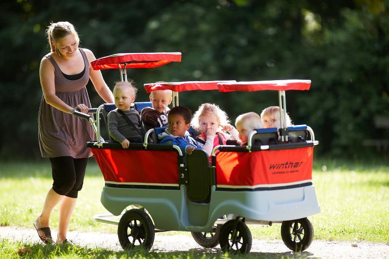 Winther 6-Seater Turtle Bus with Canopies, Storage Trays - louisekool