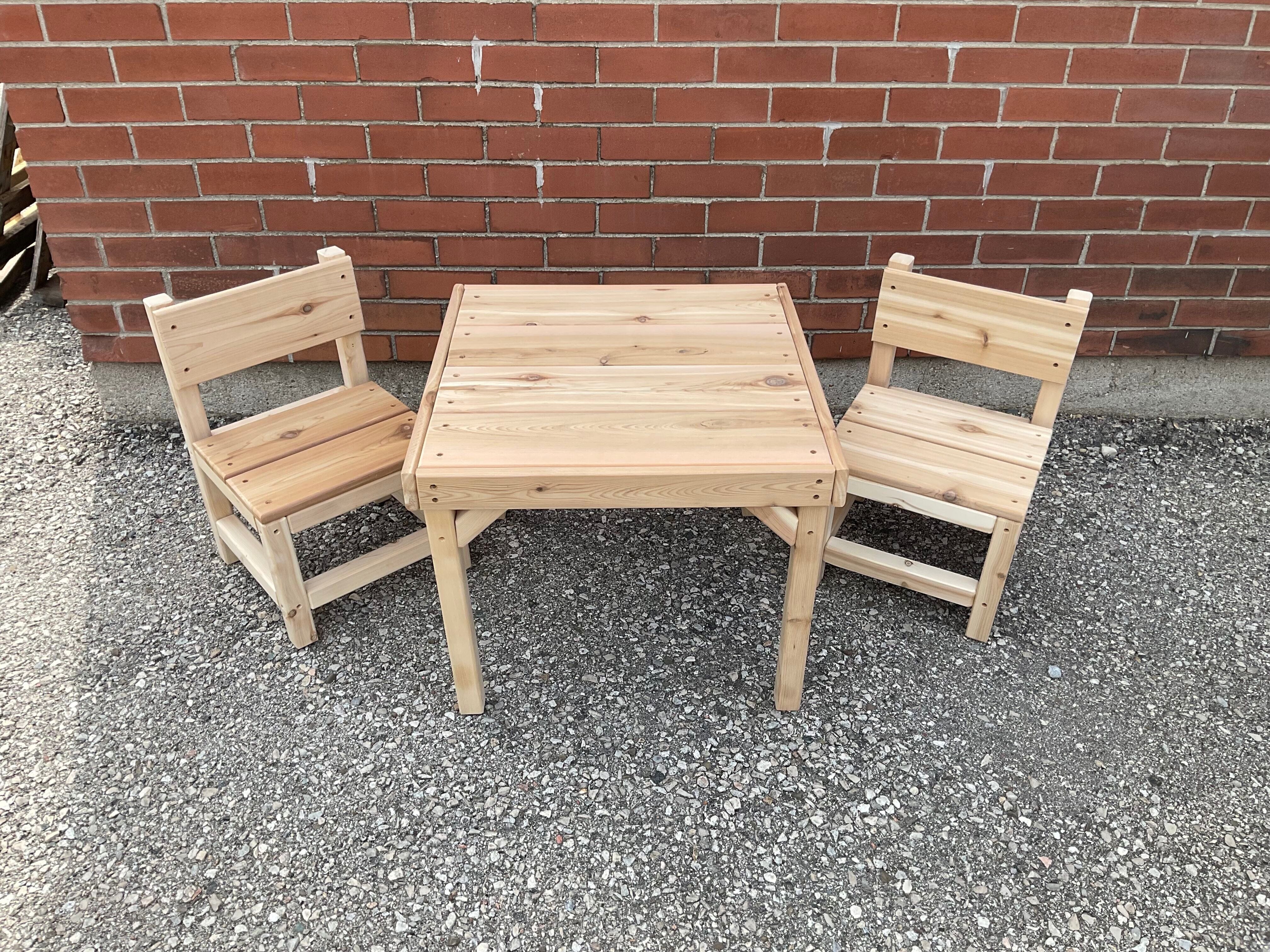 Cedar Table With 2 Chairs - louisekool