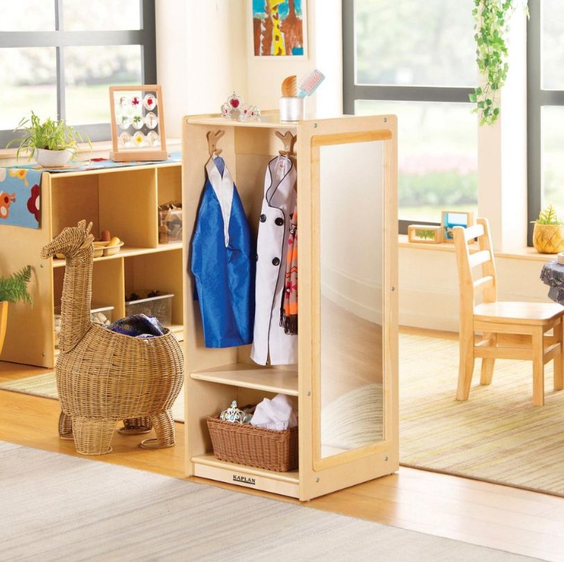 Dress Up Center with Mirror - louisekool