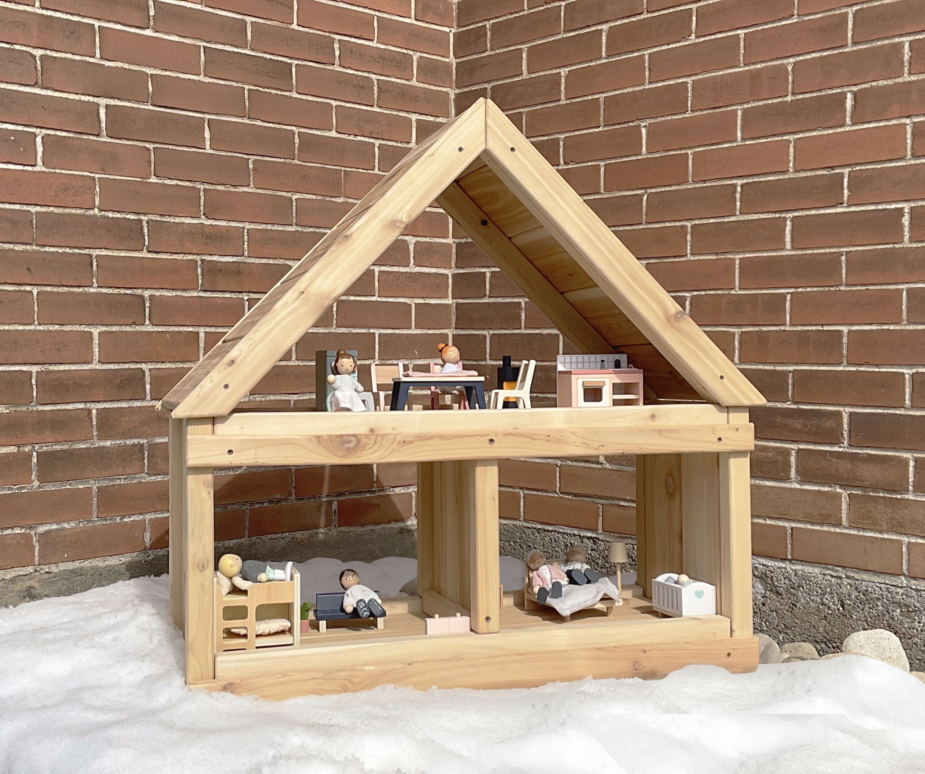 Outdoor Cedar Dollhouse - louisekool