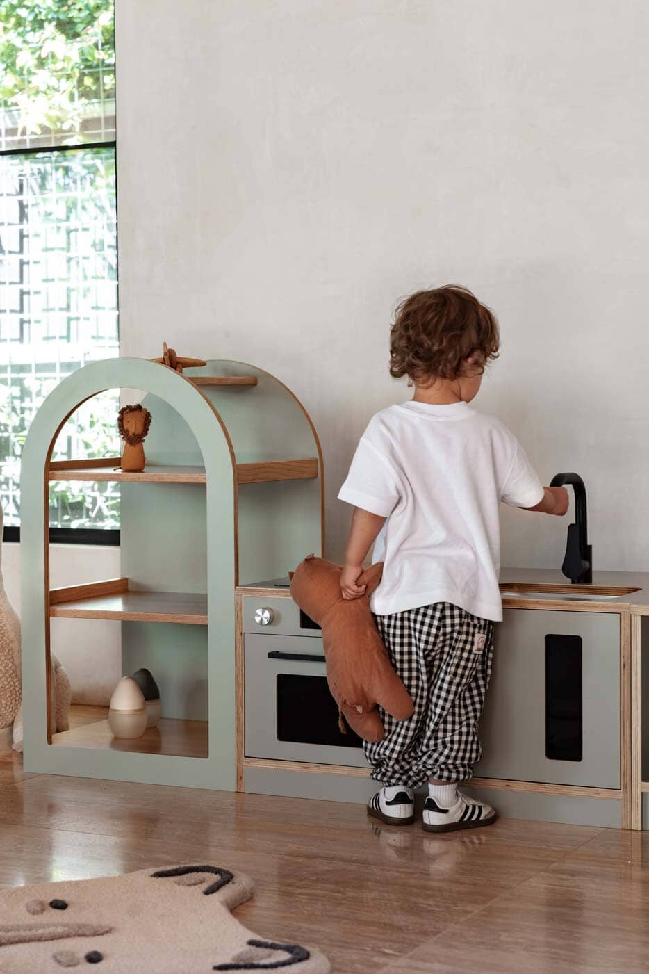 Toddler Arched Shelf - louisekool