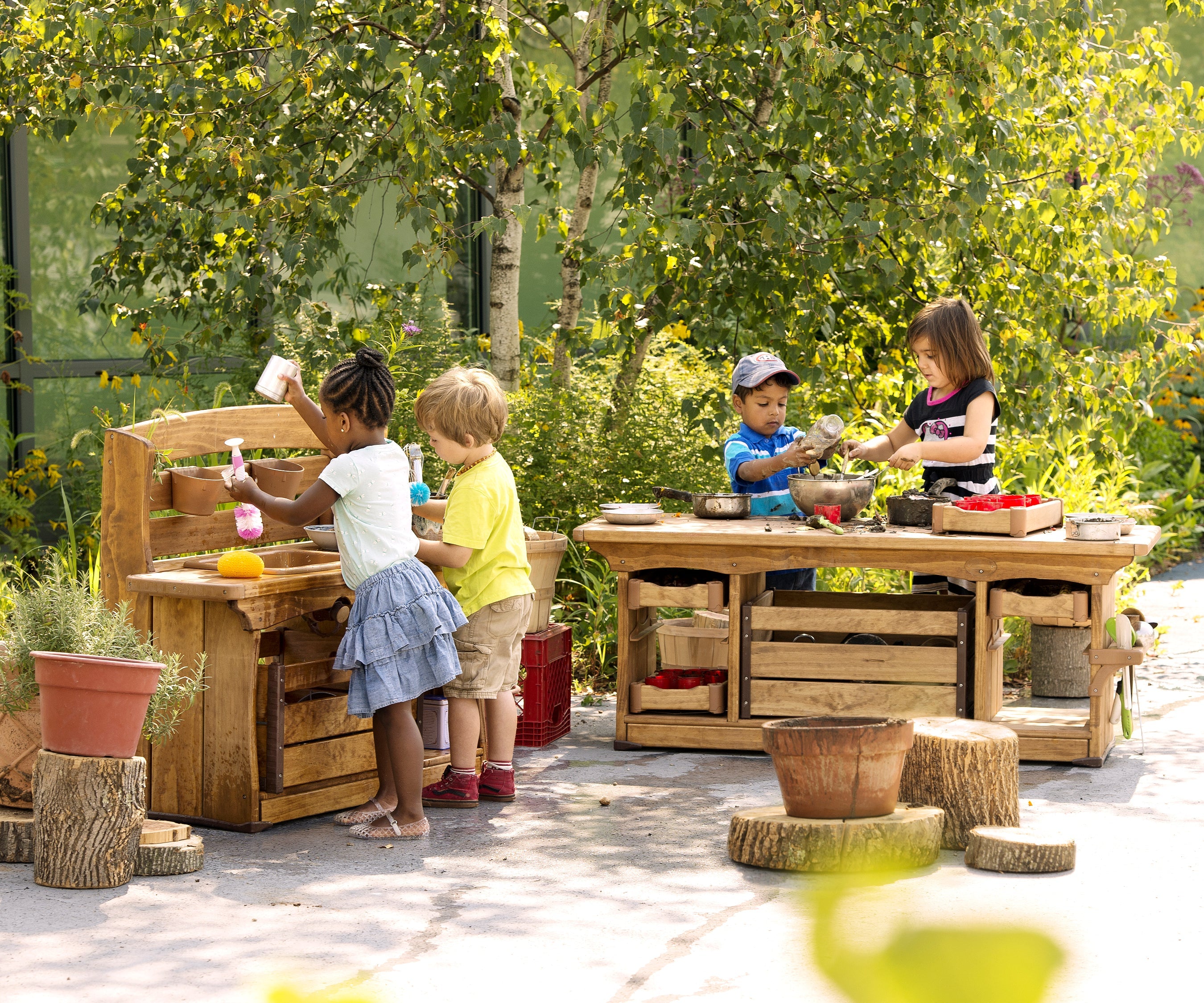 Outlast Classic Mud Kitchen 56 cm (22") by Community Playthings - louisekool