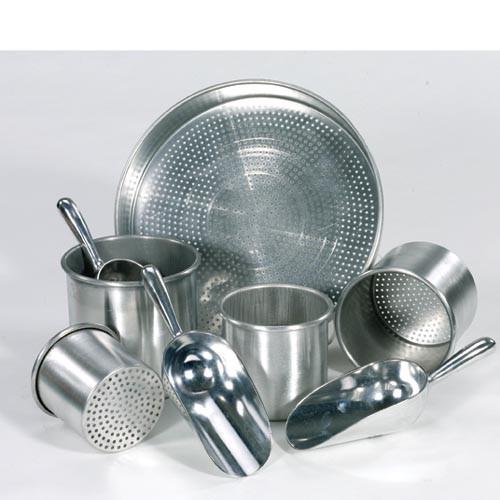 Scoops and Sifter Set of 8 - louisekool